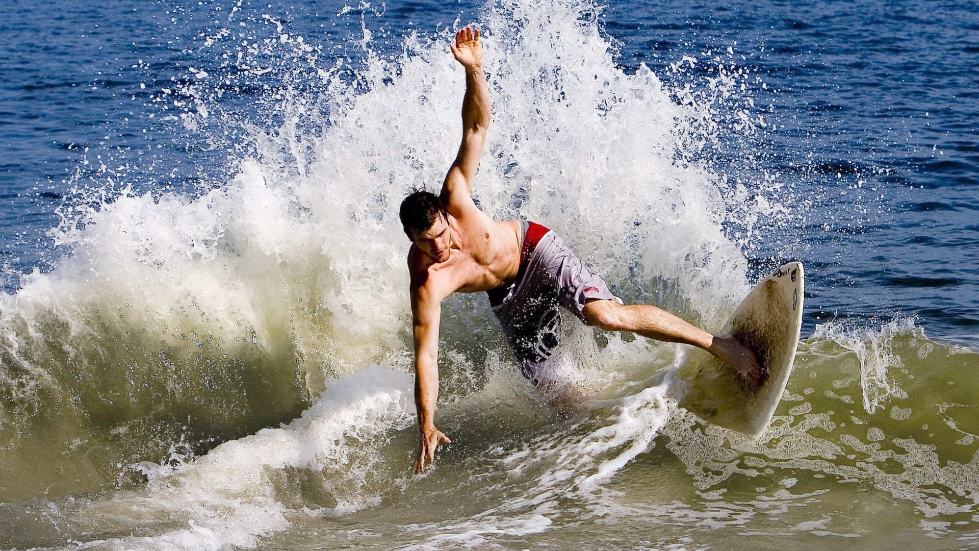 斯图加特双后腰结构保障中场安全，斯图加特21